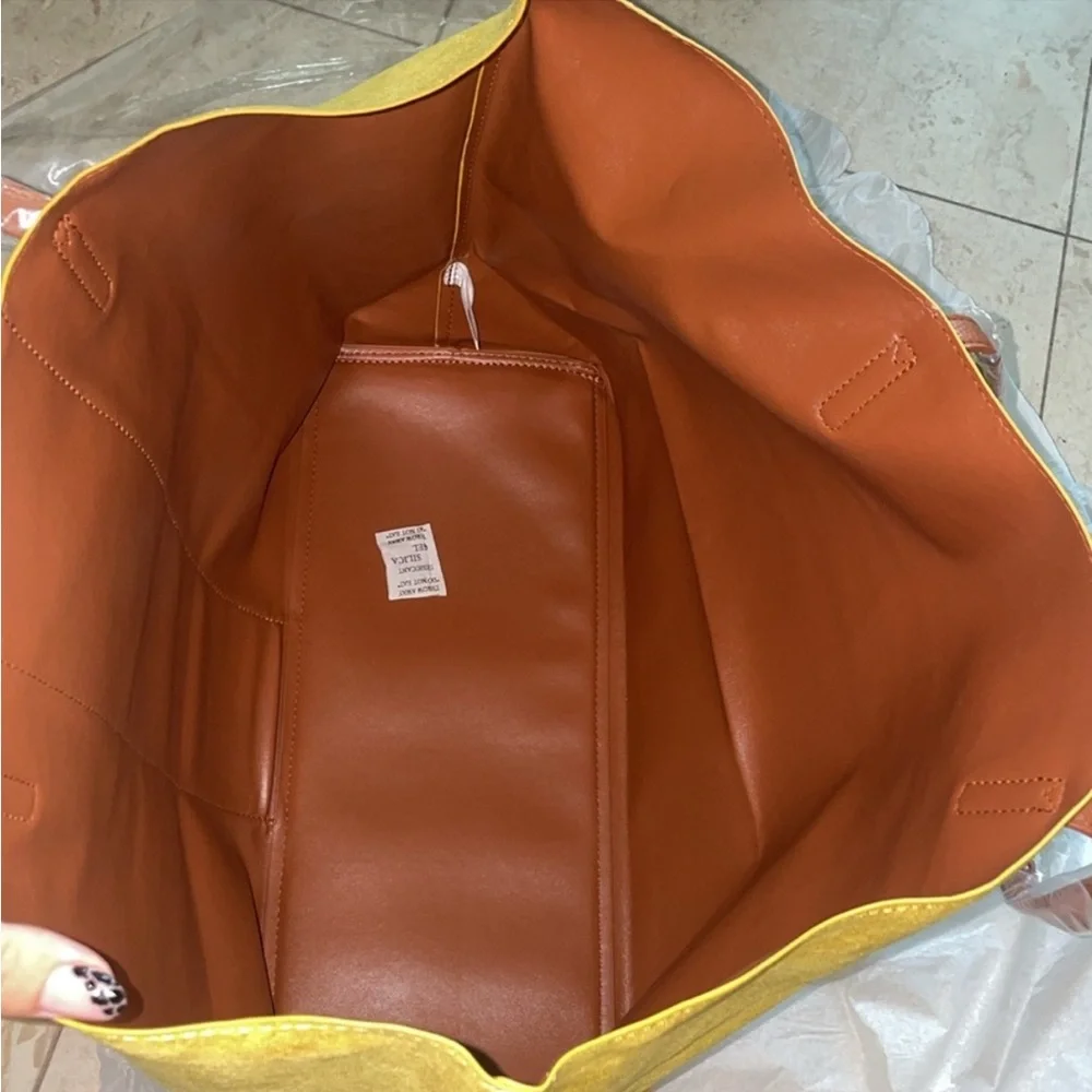 ✨ Neiman Marcus Velvet Tote ✨NEW✨